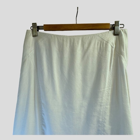 Bebe Women's Skirt 6 White Straight Cut Detailed Stitch Ruffles Zip Closure Midi - Picture 4 of 9